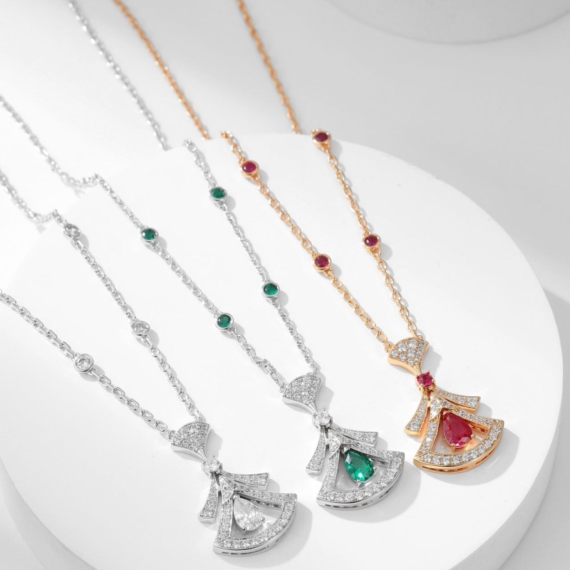 Bv1g*ai necklaces
